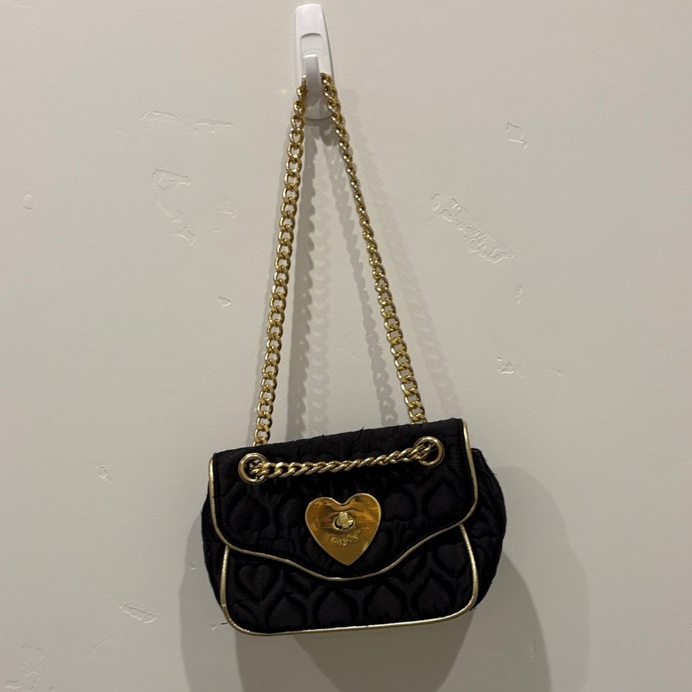 Betsey Johnson Black Quilted Heart Bag with Gold Chain - Picture 3 of 6